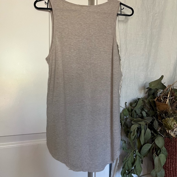 Dirtee Laundry Tank - Picture 4 of 4